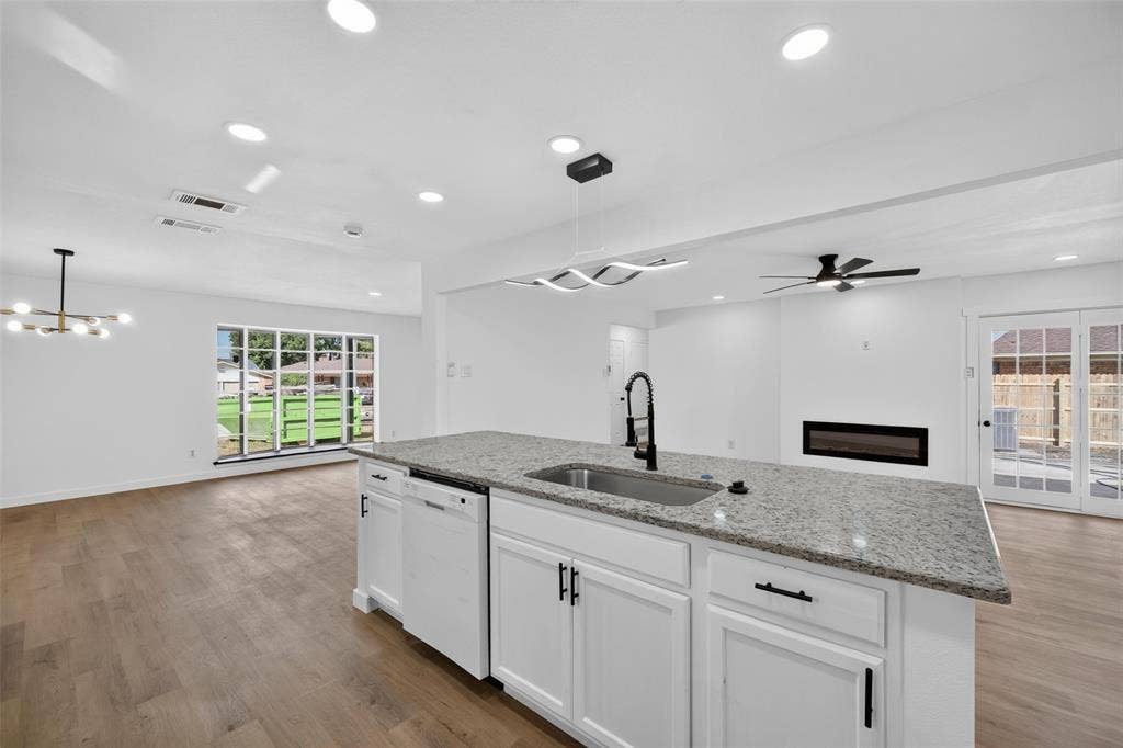 8350 CADENZA Lane, Dallas, TX 75228 8350 CADENZA Lane, Dallas, TX 75228
