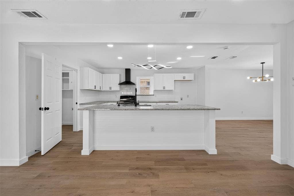 8350 CADENZA Lane, Dallas, TX 75228 8350 CADENZA Lane, Dallas, TX 75228