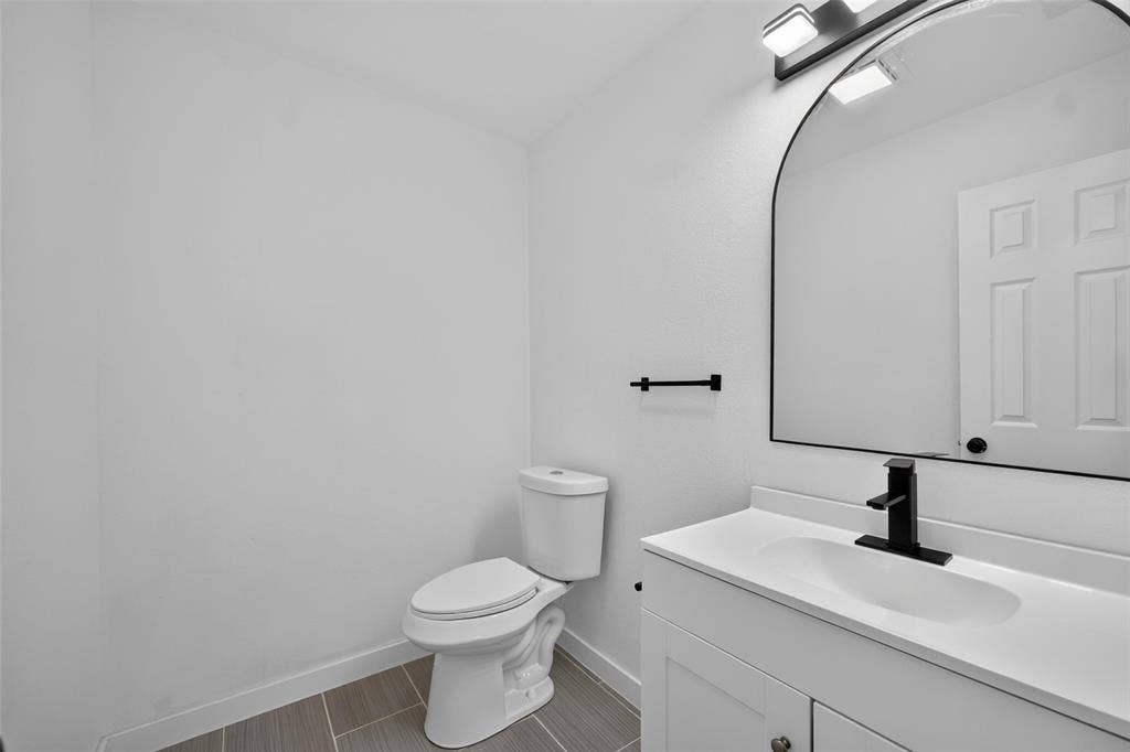 8350 CADENZA Lane, Dallas, TX 75228 8350 CADENZA Lane, Dallas, TX 75228