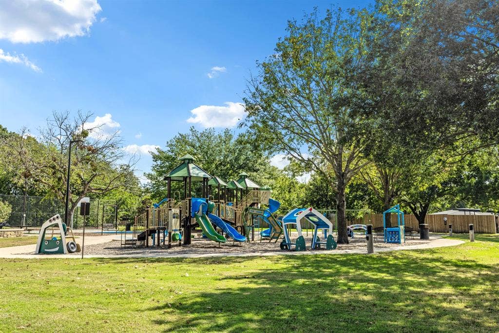 1105 N Waddill Street, McKinney, TX 75069 A charming community park is located within easy walk from the home.