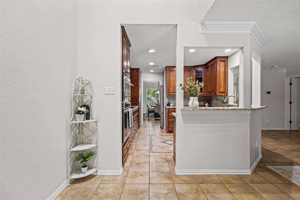 3406 Forestway Court, Arlington, TX 76001
