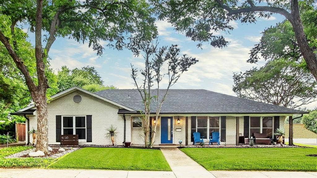 3230 Camelot Drive, Dallas, TX 75229 WELCOME HOME. You will love this neighborhood. Kid friendly, newly rennovated community pool. Access to major roads, Love Field Airport. Neighborhood is so unique and diversified.