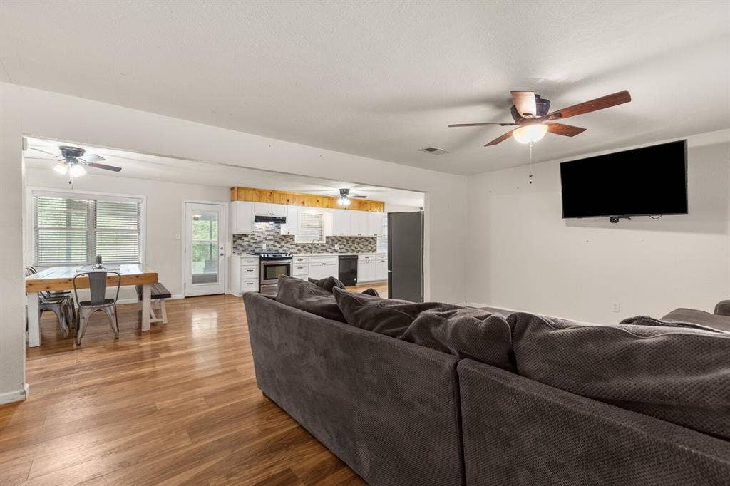 703 W Elizabeth Drive, Robinson, TX 76706 703 W Elizabeth Drive, Robinson, TX 76706