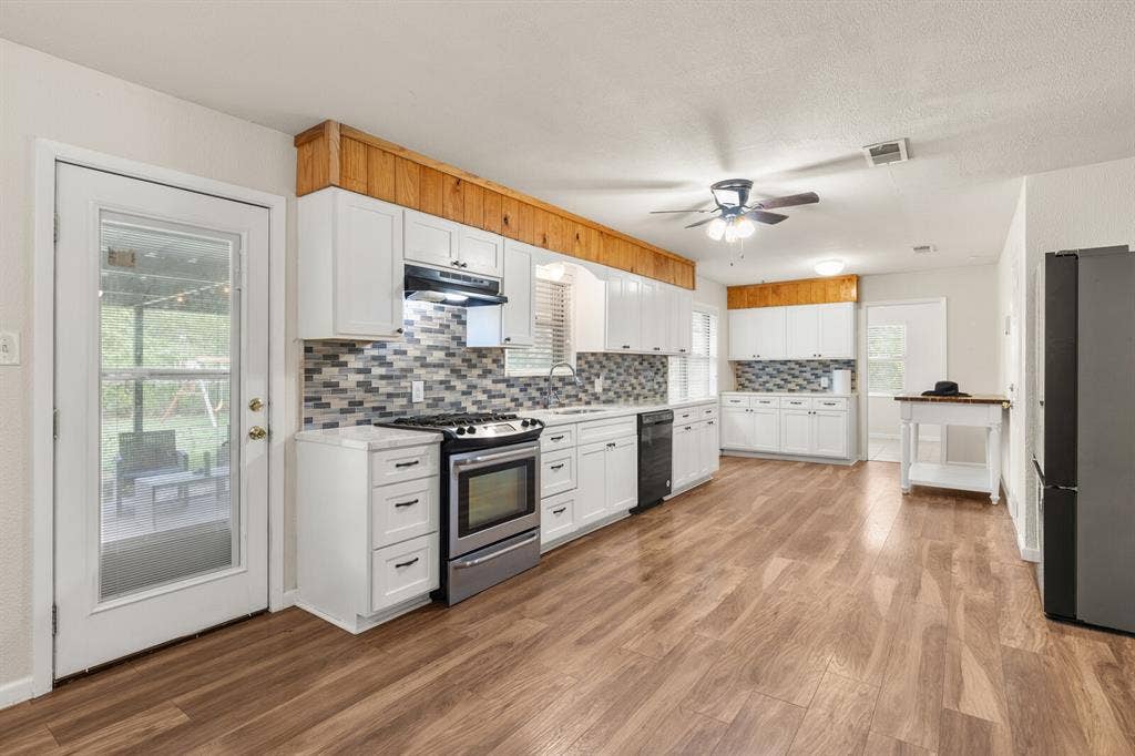 703 W Elizabeth Drive, Robinson, TX 76706 703 W Elizabeth Drive, Robinson, TX 76706