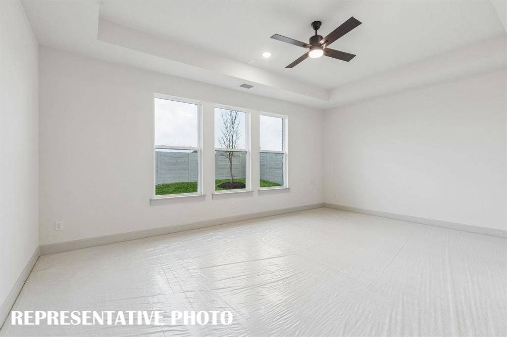 4520 Sunfish Lane, McKinney, TX 75071 You'll find a peaceful and relaxing owner's retreat in this fantastic home! REPRESENTATIVE PHOTO