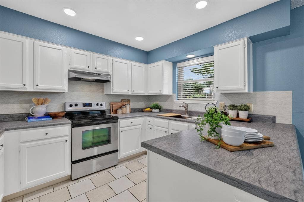 1600 Vera Cruz Drive, Plano, TX 75074 1600 Vera Cruz Drive, Plano, TX 75074