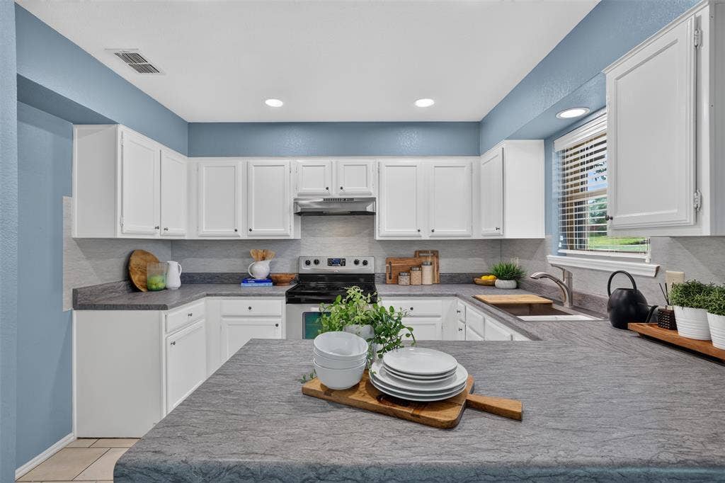 1600 Vera Cruz Drive, Plano, TX 75074 1600 Vera Cruz Drive, Plano, TX 75074