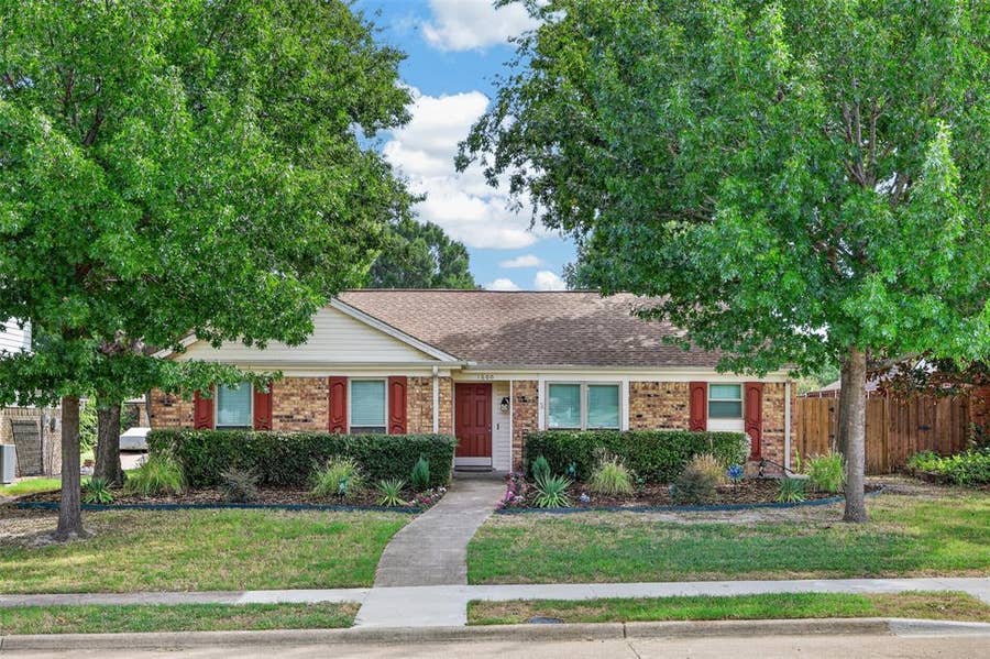 Property photo for 1600 Vera Cruz Drive, Plano, TX