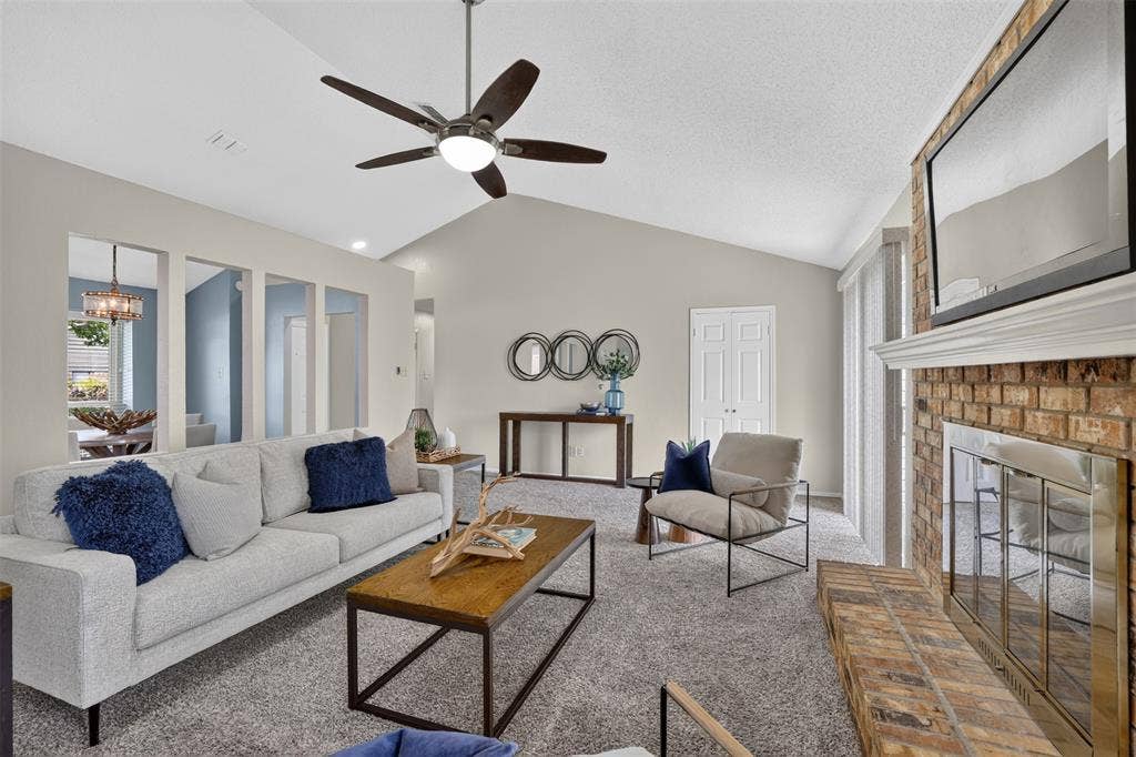 1600 Vera Cruz Drive, Plano, TX 75074 1600 Vera Cruz Drive, Plano, TX 75074