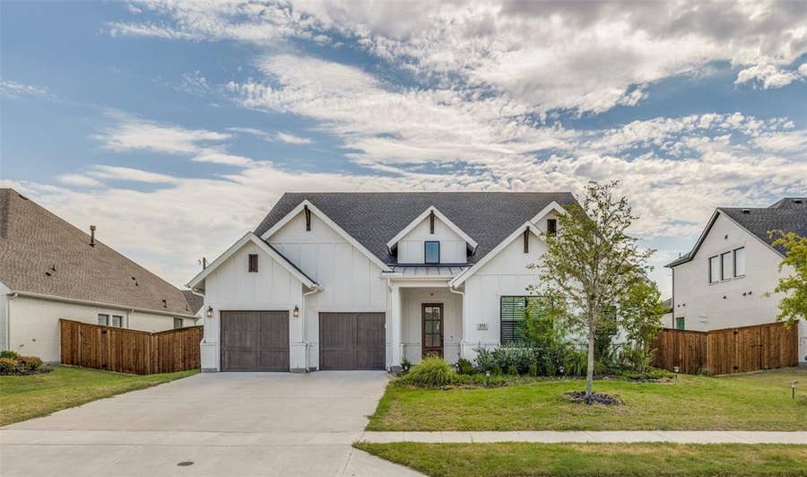Property photo for 132 Cottonwood Court, Murphy, TX