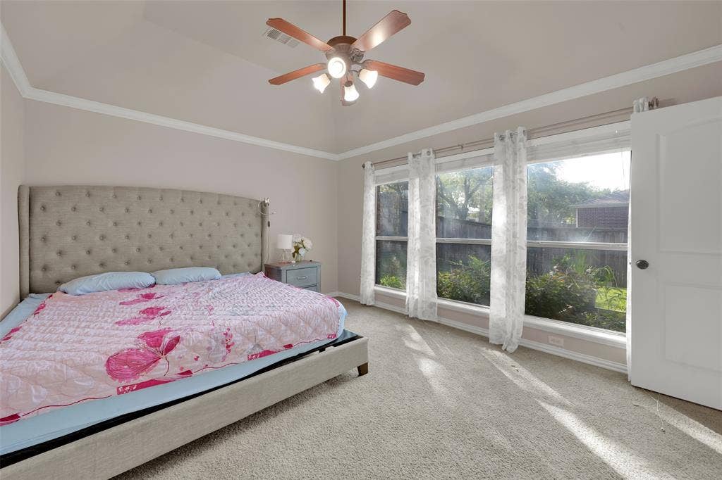 5801 Mira Lago Lane, Arlington, TX 76017