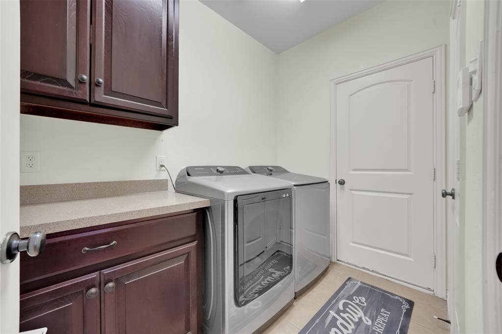 5801 Mira Lago Lane, Arlington, TX 76017
