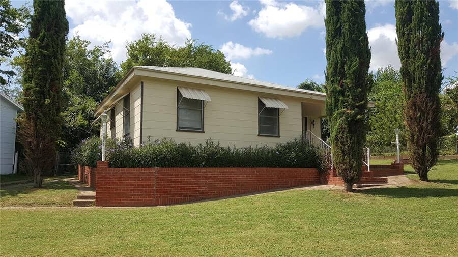 Property photo for 1701 Montrose Drive, River Oaks, TX