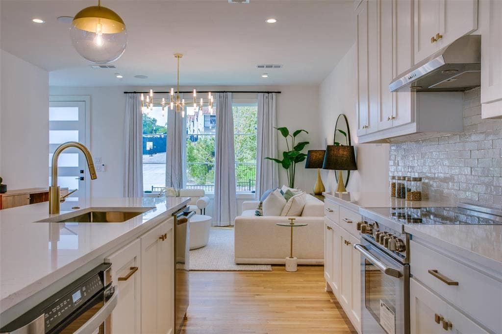 7207 Gaston Avenue, #1404, Dallas, TX 75206 7207 Gaston Avenue, #1404, Dallas, TX 75206