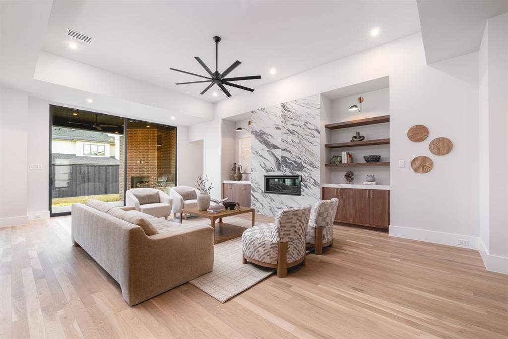 3950 Rochelle Drive, Dallas, TX 75220