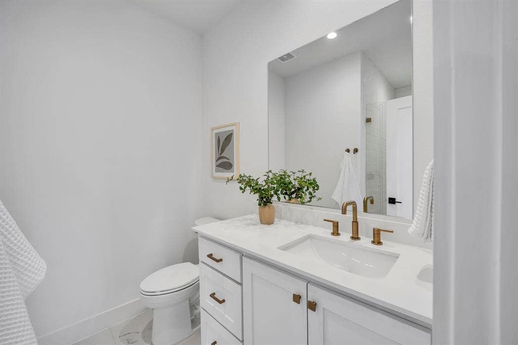7207 Gaston Avenue, #906, Dallas, TX 75206 7207 Gaston Avenue, #906, Dallas, TX 75206