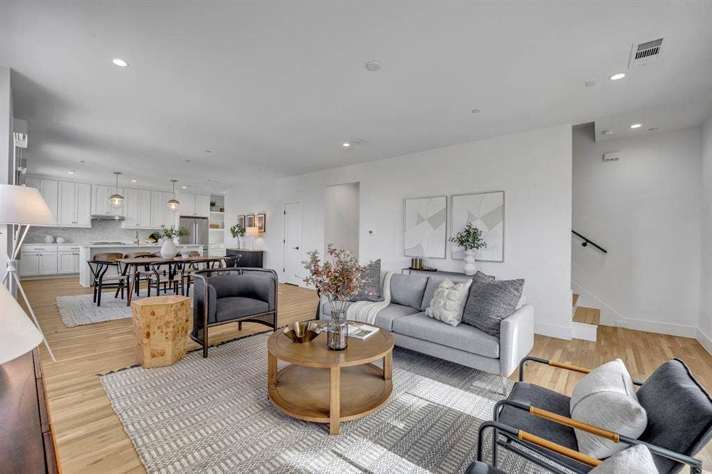 7207 Gaston Avenue, #906, Dallas, TX 75206 7207 Gaston Avenue, #906, Dallas, TX 75206