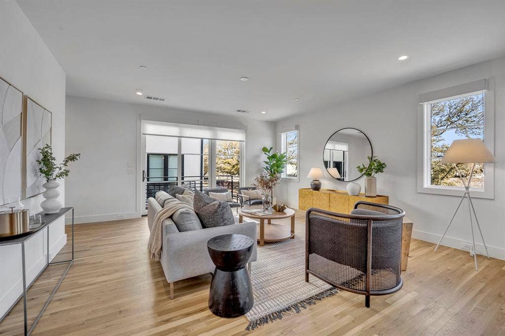 7207 Gaston Avenue, #906, Dallas, TX 75206 7207 Gaston Avenue, #906, Dallas, TX 75206