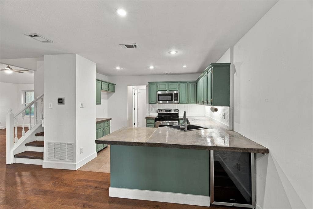 1704 Overlook Drive, Grapevine, TX 76051