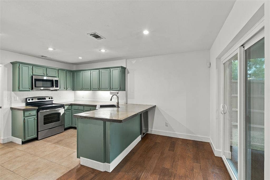 1704 Overlook Drive, Grapevine, TX 76051