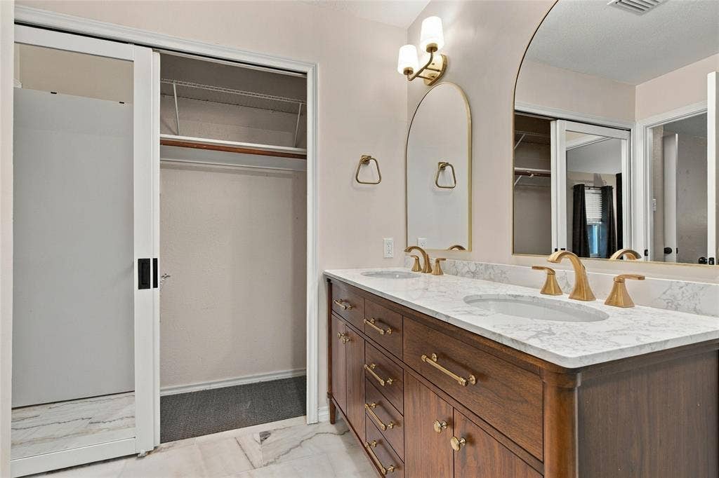 1704 Overlook Drive, Grapevine, TX 76051