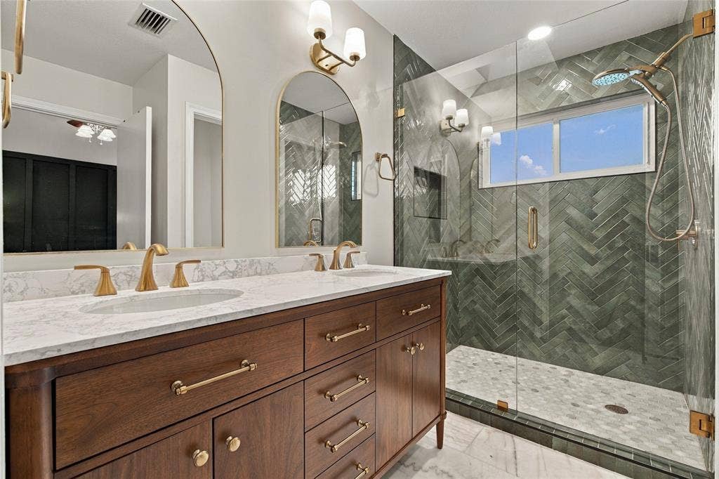 1704 Overlook Drive, Grapevine, TX 76051
