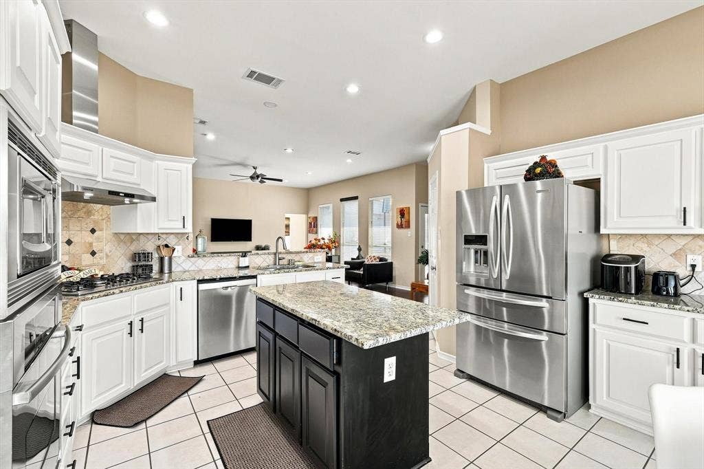335 Linhurst Drive, Murphy, TX 75094 335 Linhurst Drive, Murphy, TX 75094