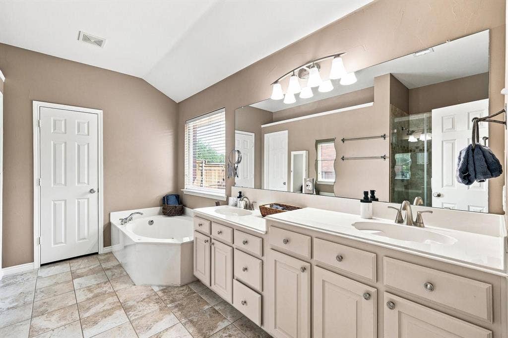 335 Linhurst Drive, Murphy, TX 75094 335 Linhurst Drive, Murphy, TX 75094