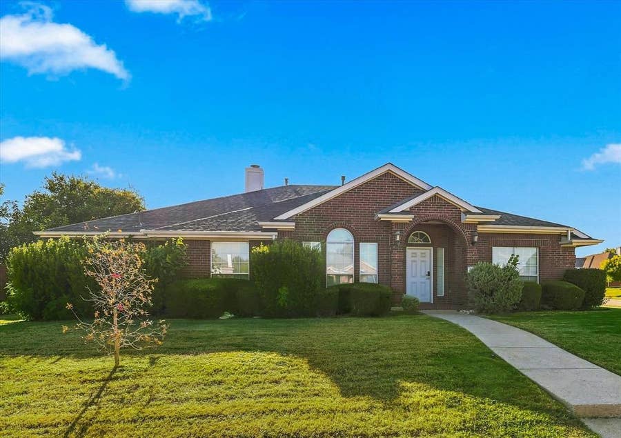 Property photo for 335 Linhurst Drive, Murphy, TX