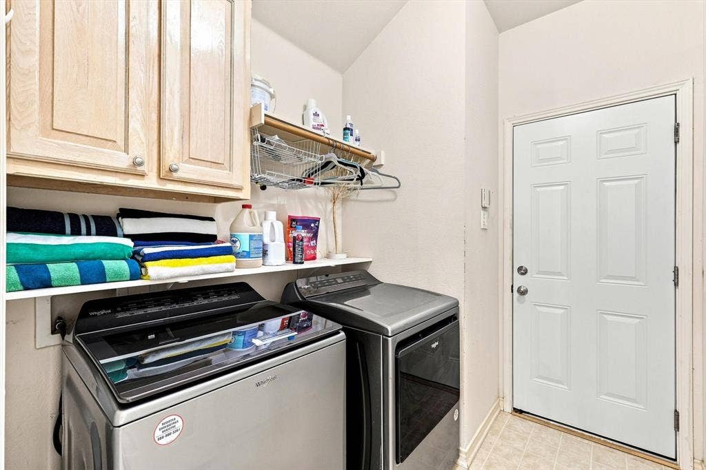 335 Linhurst Drive, Murphy, TX 75094 335 Linhurst Drive, Murphy, TX 75094