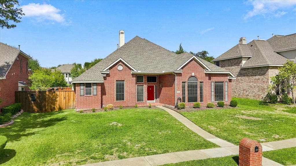 Additional view of front of the home.