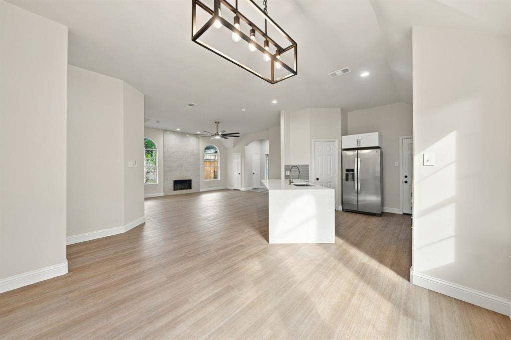 1005 W White Avenue, McKinney, TX 75069