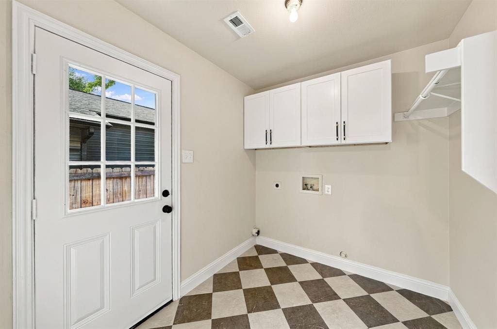 1005 W White Avenue, McKinney, TX 75069