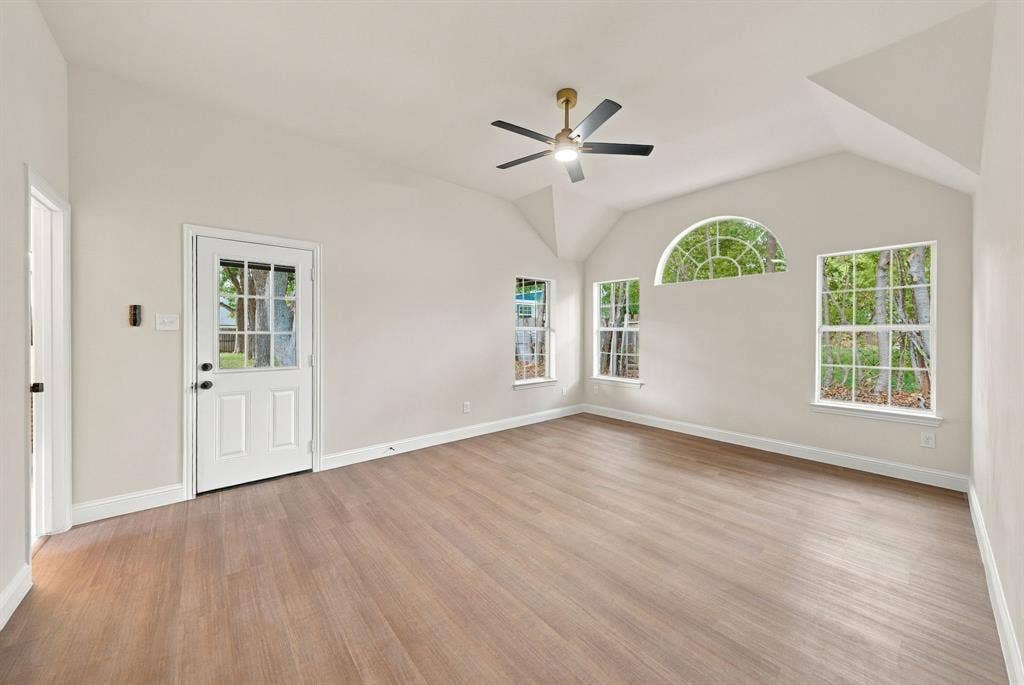 1005 W White Avenue, McKinney, TX 75069