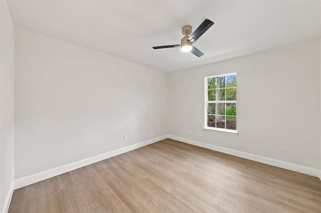 1005 W White Avenue, McKinney, TX 75069