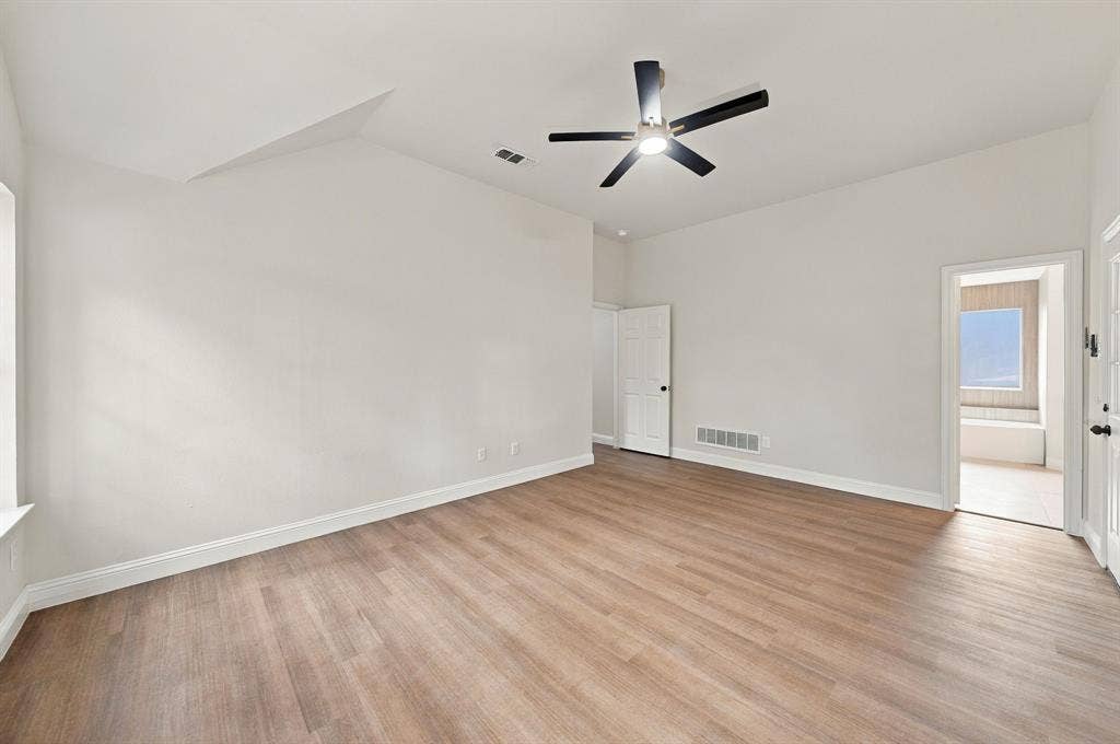 1005 W White Avenue, McKinney, TX 75069