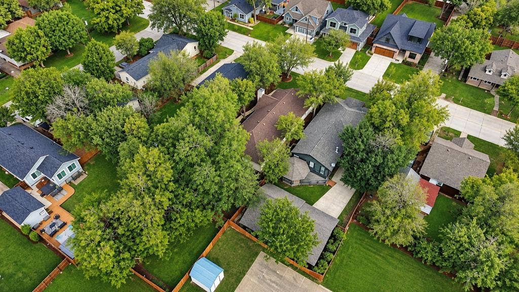1005 W White Avenue, McKinney, TX 75069