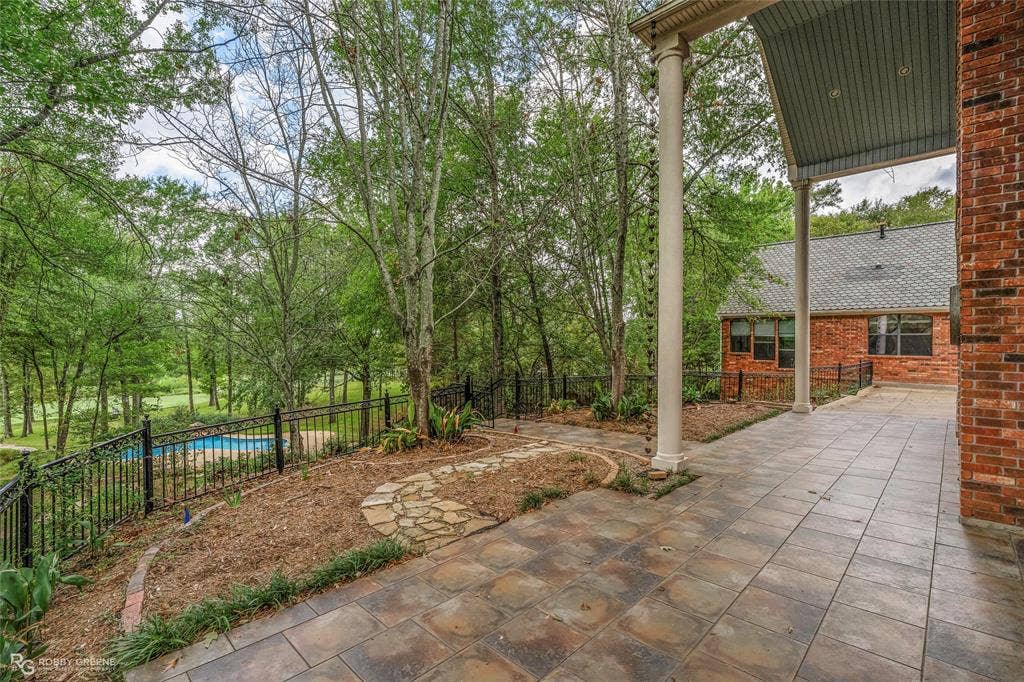36 Golf Club Drive, Haughton, LA 71037