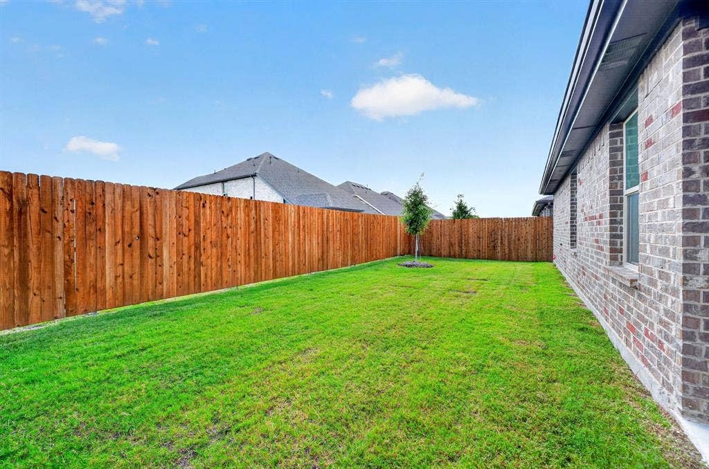 2020 Hearn Drive, Royse City, TX 75189 2020 Hearn Drive, Royse City, TX 75189