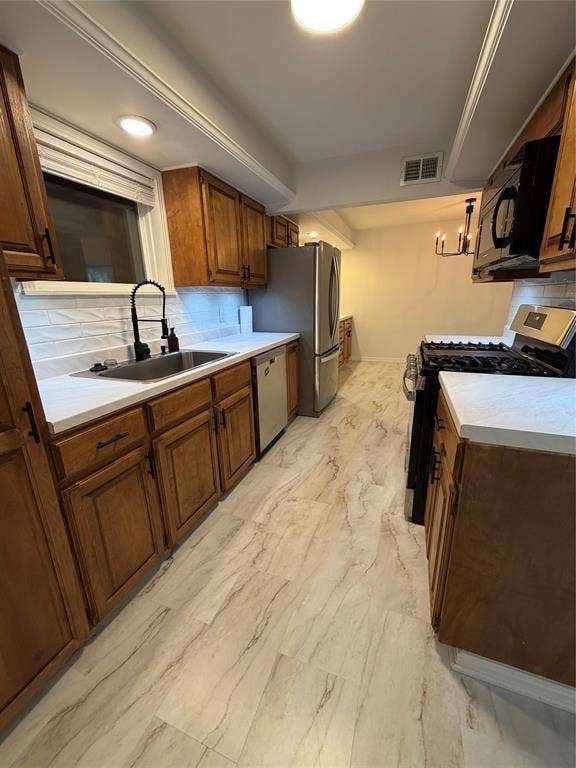 2216 Crestwood Drive, Tyler, TX 75701 2216 Crestwood Drive, Tyler, TX 75701
