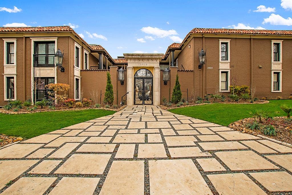 5928 Sandhurst Lane, #127, Dallas, TX 75206 5928 Sandhurst Lane, #127, Dallas, TX 75206