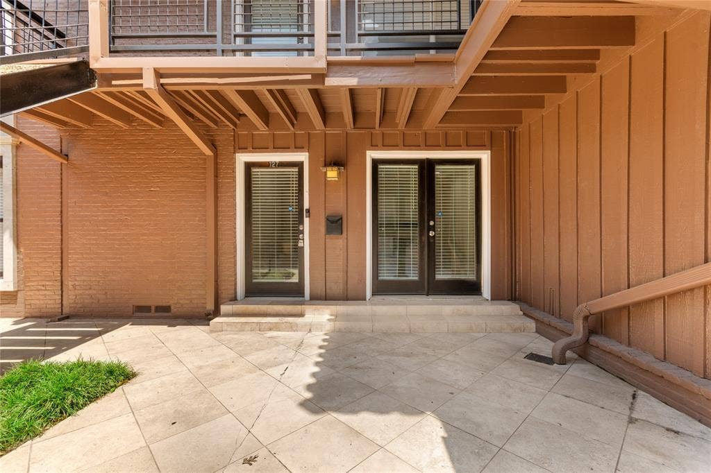 5928 Sandhurst Lane, #127, Dallas, TX 75206 5928 Sandhurst Lane, #127, Dallas, TX 75206