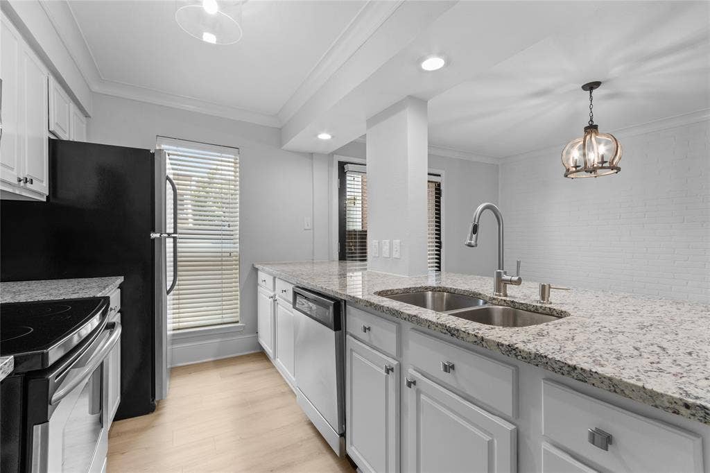 5928 Sandhurst Lane, #127, Dallas, TX 75206 5928 Sandhurst Lane, #127, Dallas, TX 75206