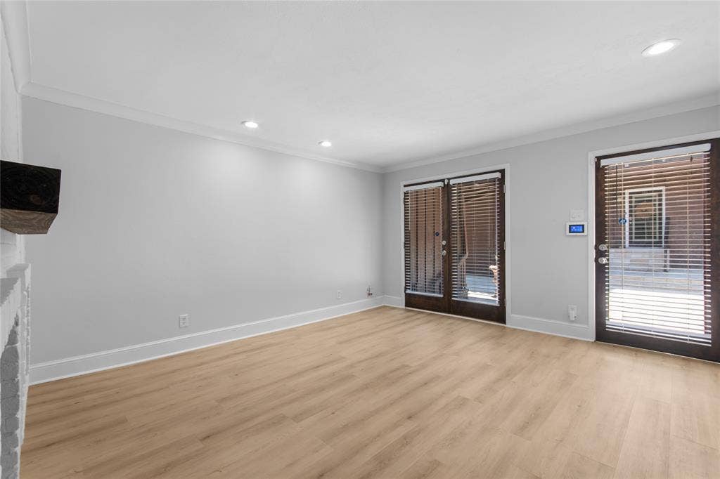 5928 Sandhurst Lane, #127, Dallas, TX 75206 5928 Sandhurst Lane, #127, Dallas, TX 75206