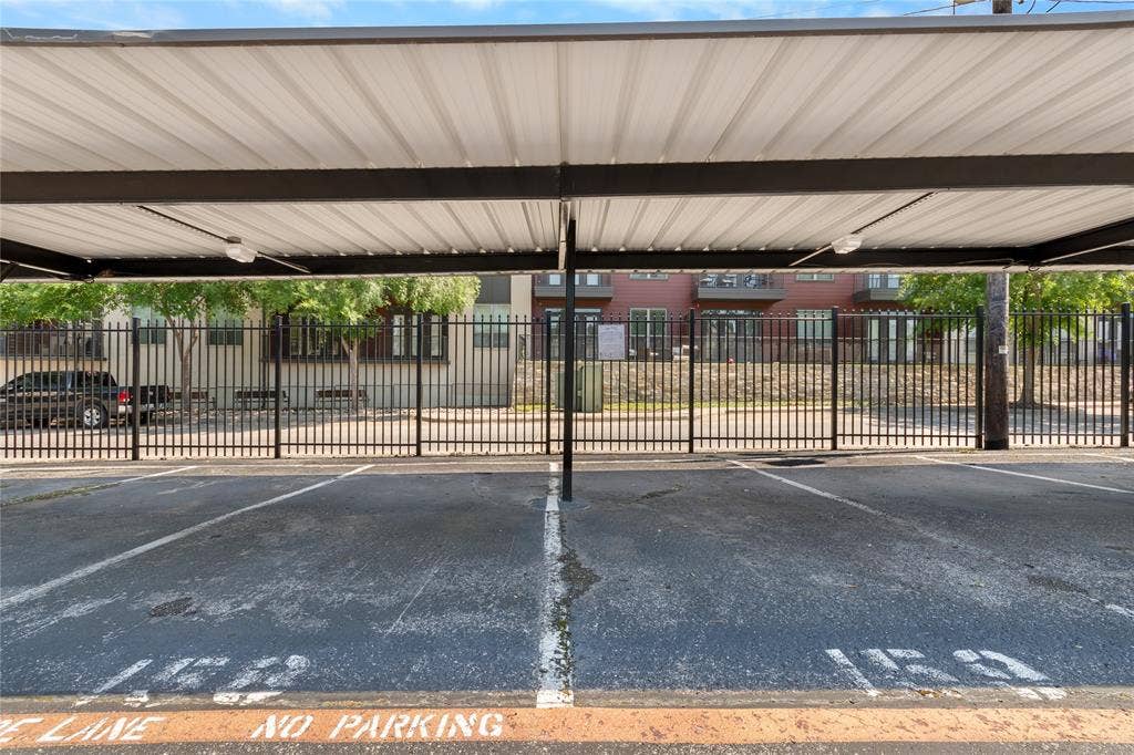 5928 Sandhurst Lane, #127, Dallas, TX 75206 5928 Sandhurst Lane, #127, Dallas, TX 75206