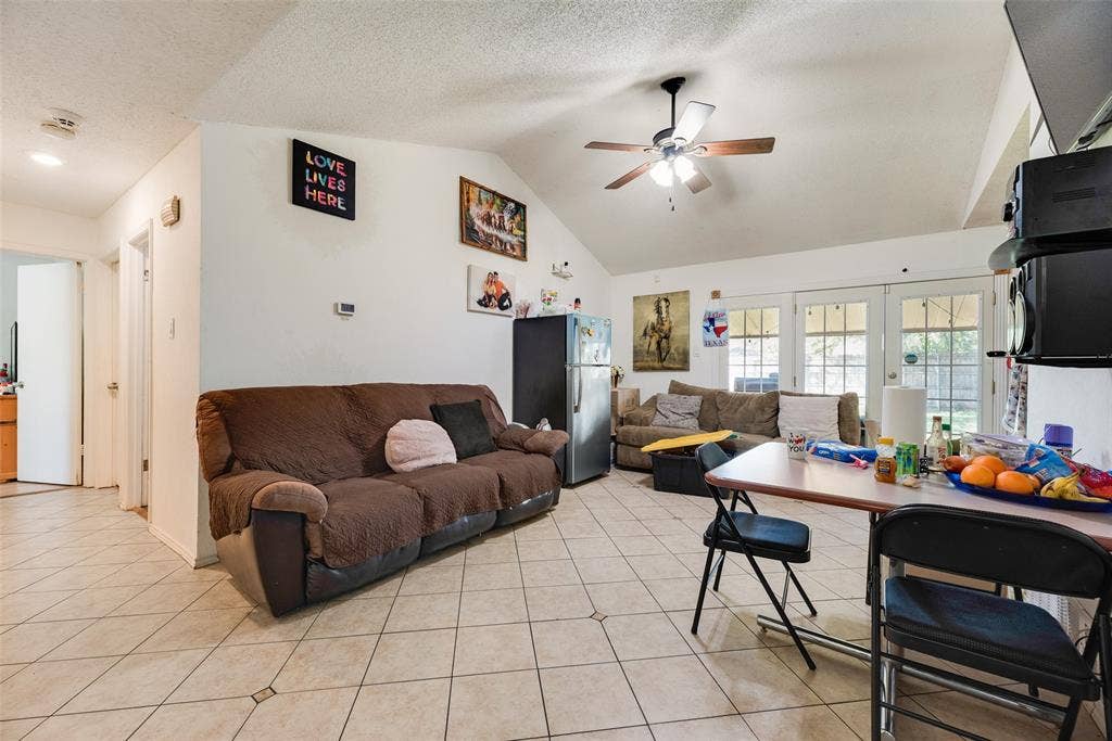 1717 Meadow Valley, Irving, TX 75060 1717 Meadow Valley, Irving, TX 75060