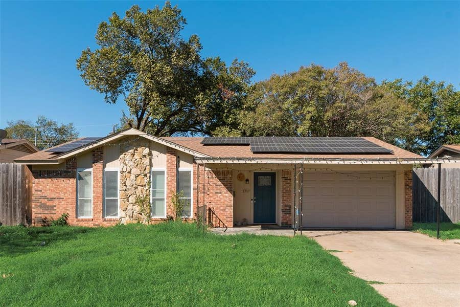 Property photo for 1717 Meadow Valley, Irving, TX