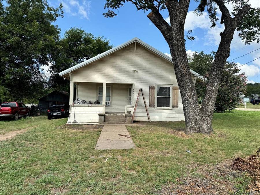 Property photo for 207 N 5th Street, Santa Anna, TX
