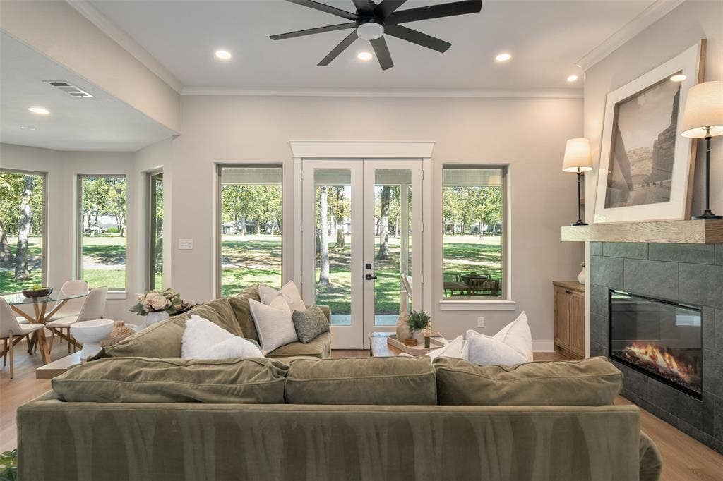 375 St. Andrews Drive, Mabank, TX 75156 Wall of windows framing sweeping golf course views