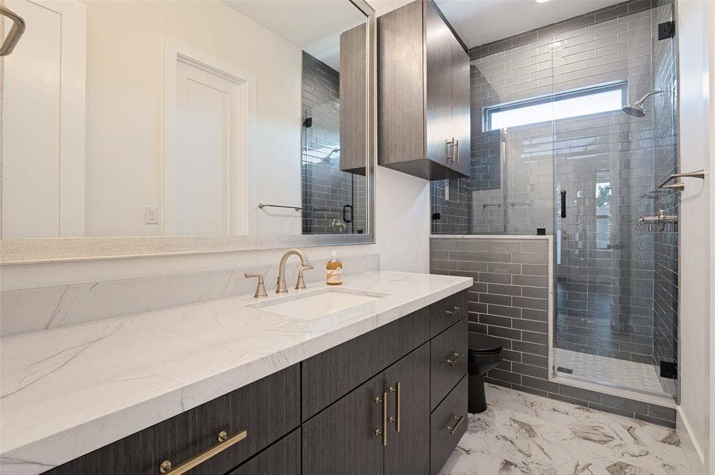819 Bluff Ridge Drive, Cedar Hill, TX 75104 819 Bluff Ridge Drive, Cedar Hill, TX 75104